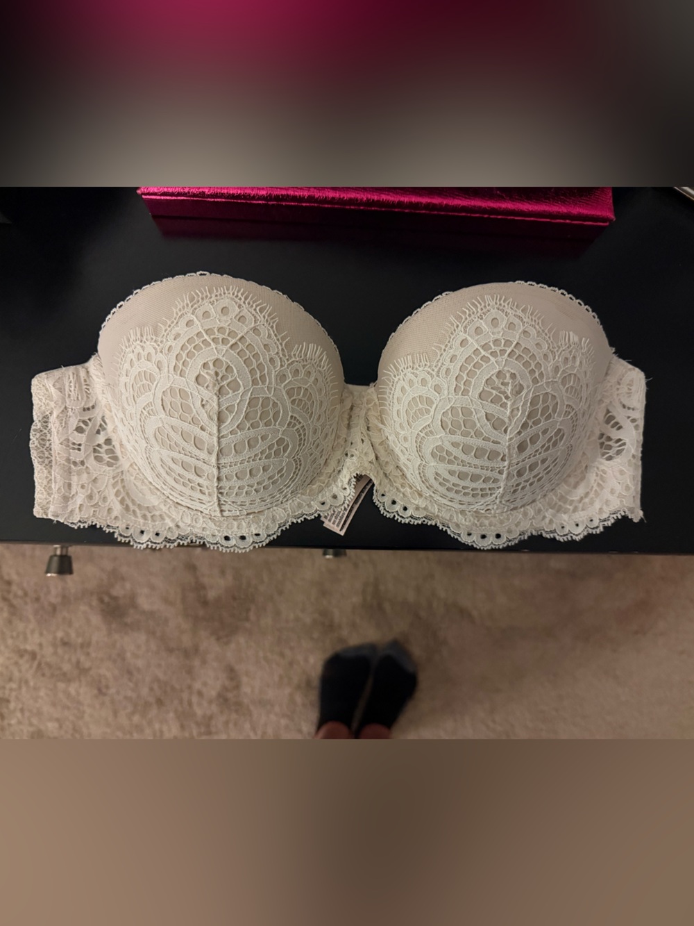 Victoria's Secret Cream Lace Strapless Push-Up Bra